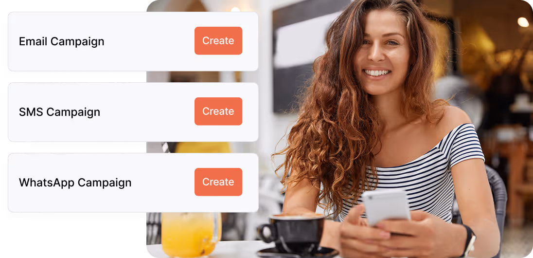 Restaurant guest reading a marketing message next to the Hostme campaign interface.